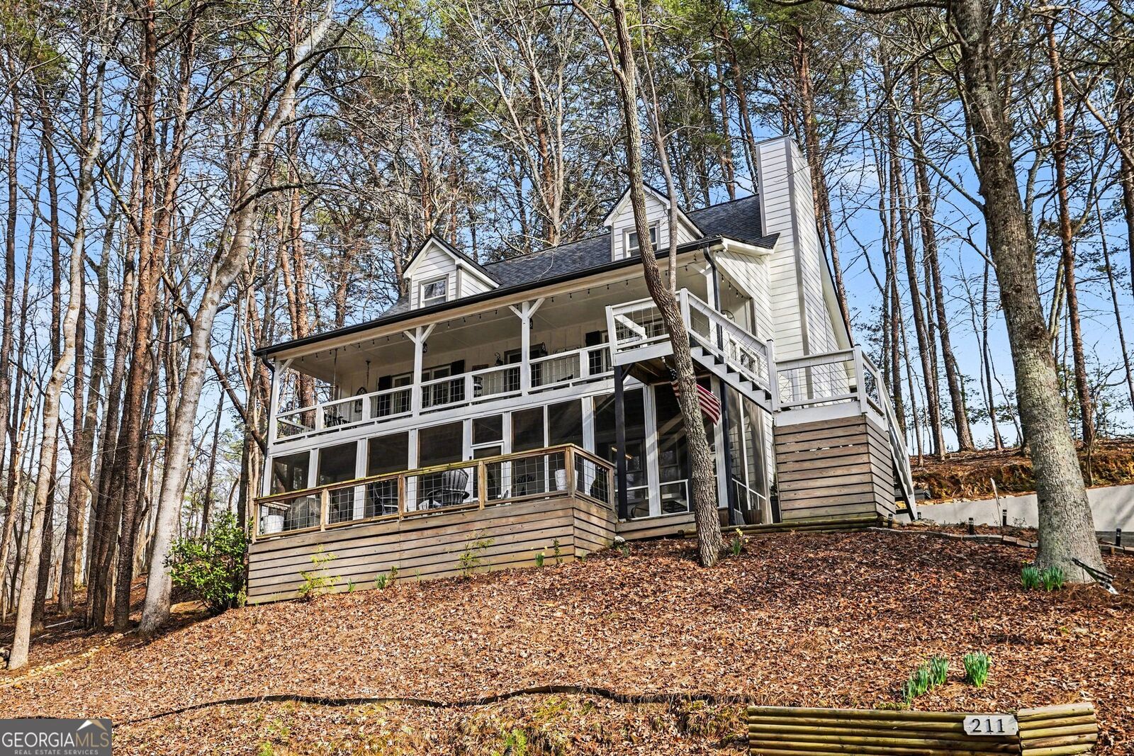 Property Photo:  211 Hillside Drive  GA 30183 