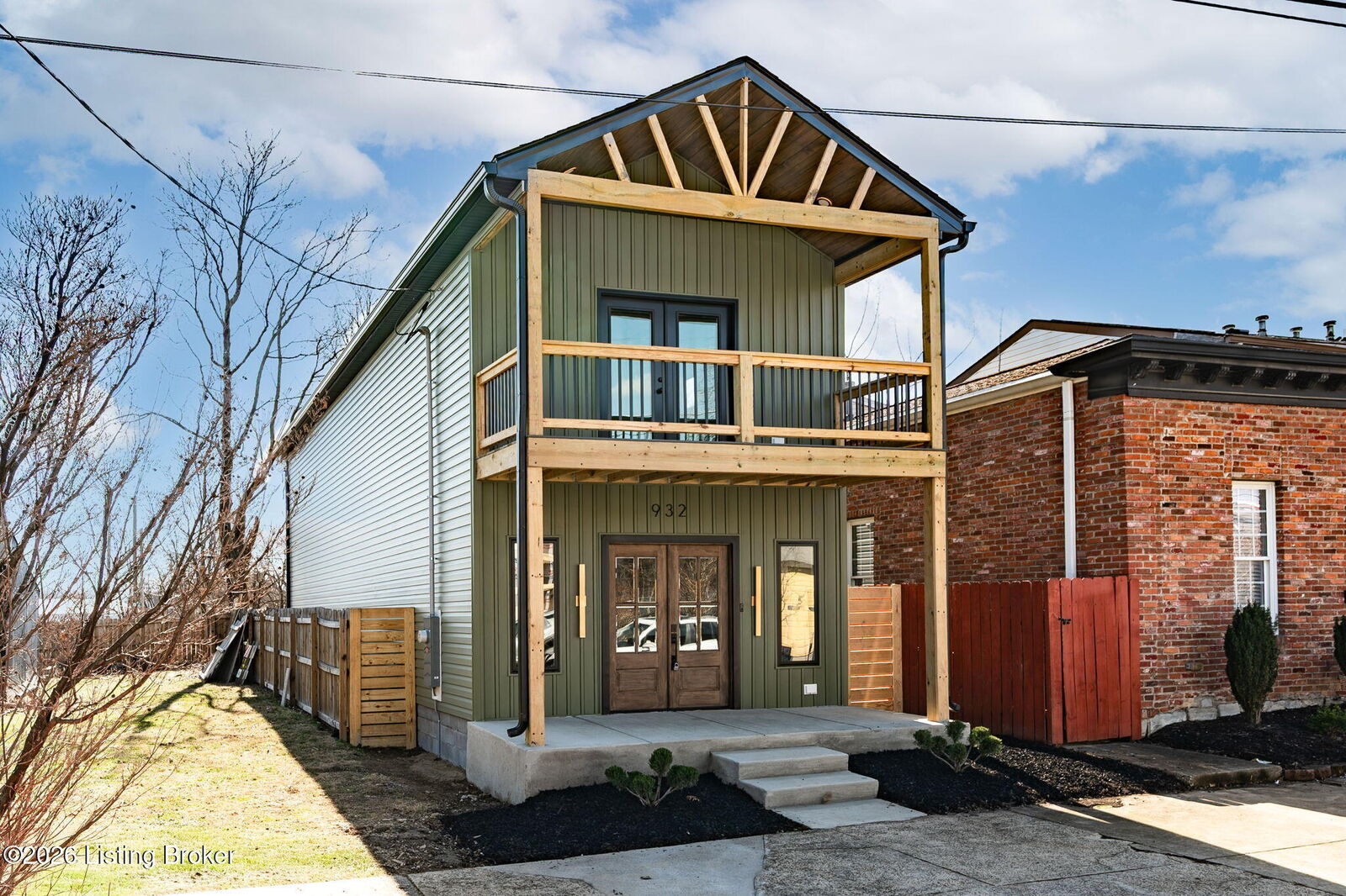 Property Photo:  932 E Madison St  KY 40204 