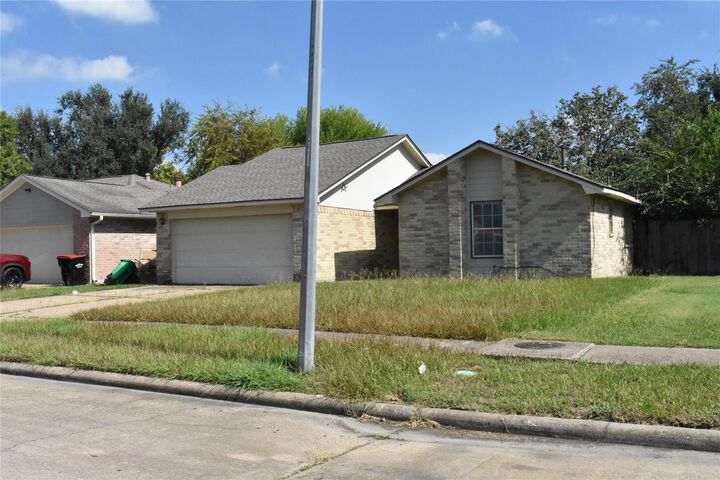 Property Photo:  7215 Caracas Drive  TX 77083 