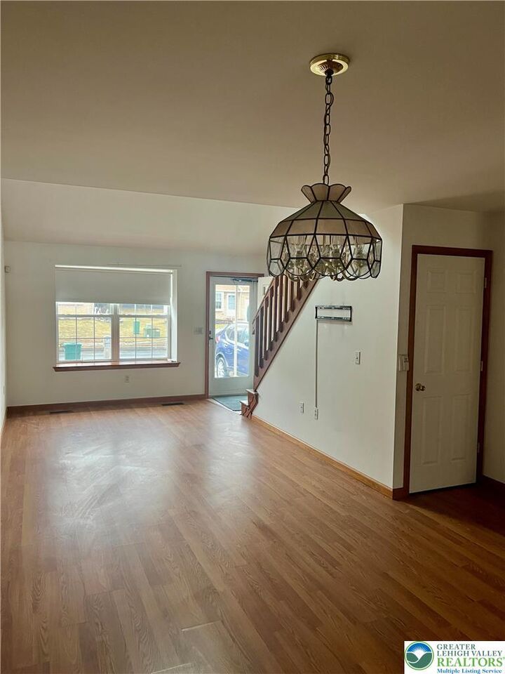 Property Photo:  2742 Tamlynn Lane  PA 18045 