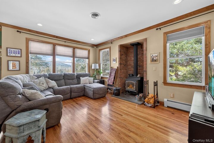 Property Photo:  72 Coppergate Lane  NY 10990 