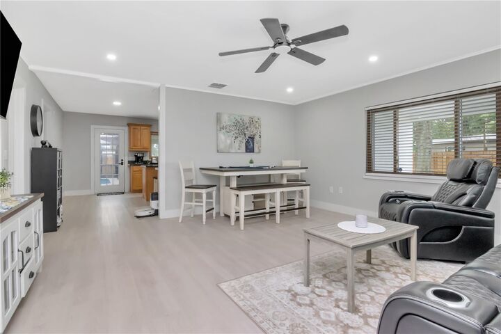 Property Photo:  204 7th Avenue NW  FL 33570 