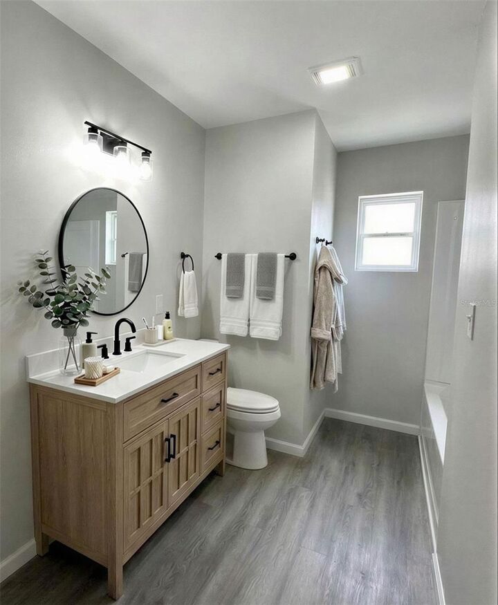 Property Photo: 5511 Oakfield Street FL 32808