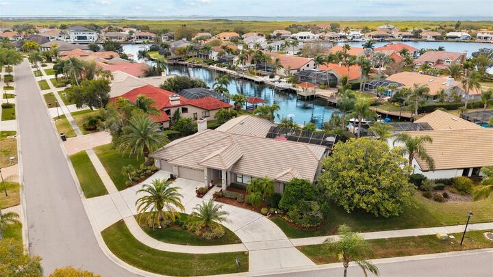 Property Photo:  4830 Longwater Way  FL 33615 