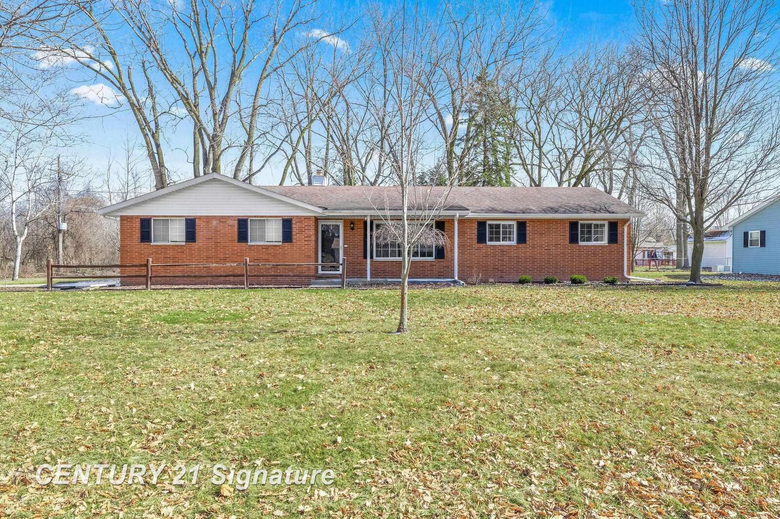 Property Photo:  3690 Waterloo Drive  MI 48603 