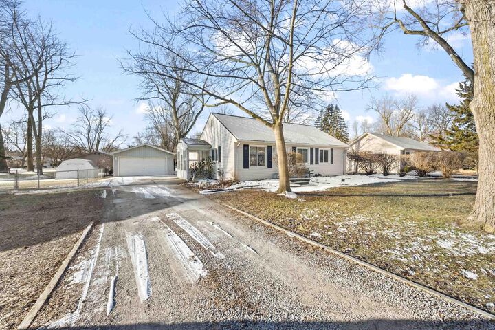 Property Photo: 7340 Smale Street MI 48094