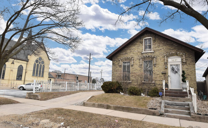 Property Photo:  1431 Erie St  WI 53402 