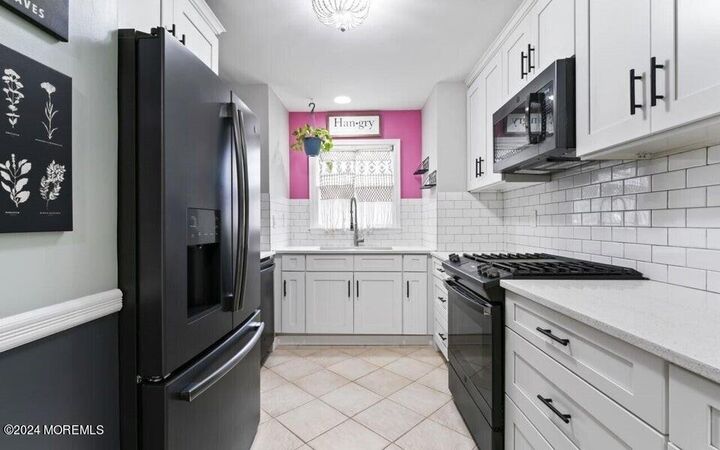 Property Photo:  15 Weller Place  NJ 07733 