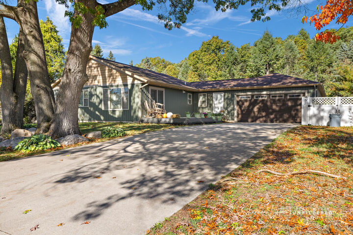 Property Photo:  15777 Rannes Street  MI 49456 