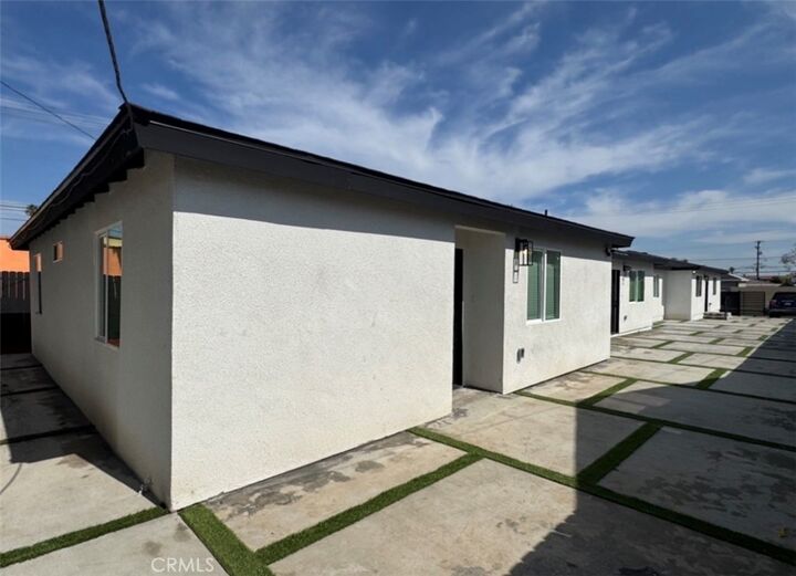 Property Photo:  9307 S Budlong 4  CA 90044 