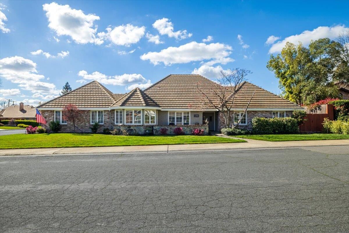 Property Photo:  1201 Havenhill Court  CA 95661 