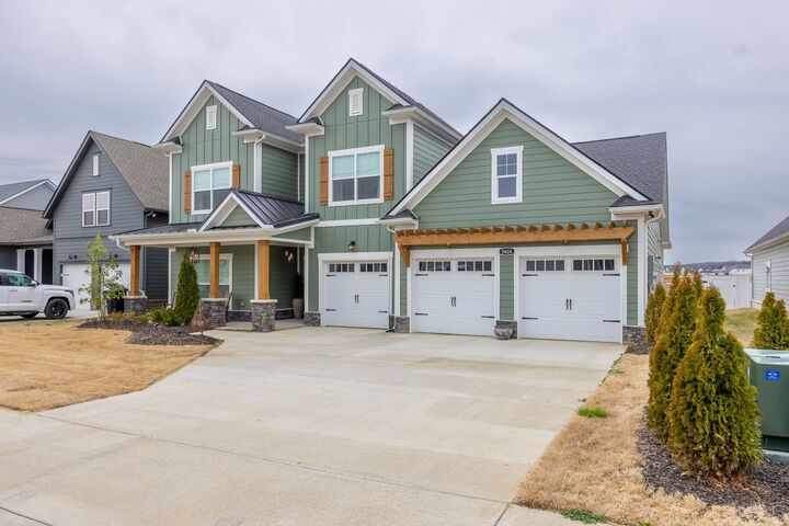 Property Photo:  5424 Bridgemore Blvd  TN 37129 