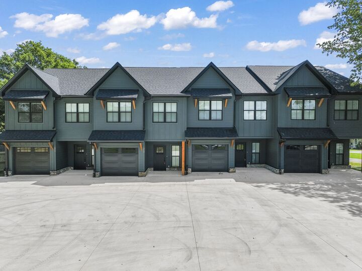 Property Photo: 213 S Porter St TN 37398