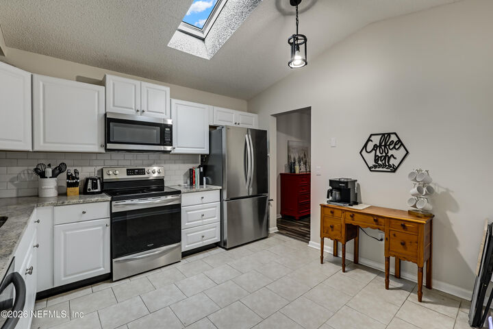 Property Photo:  11187 Mikris Drive N  FL 32225 