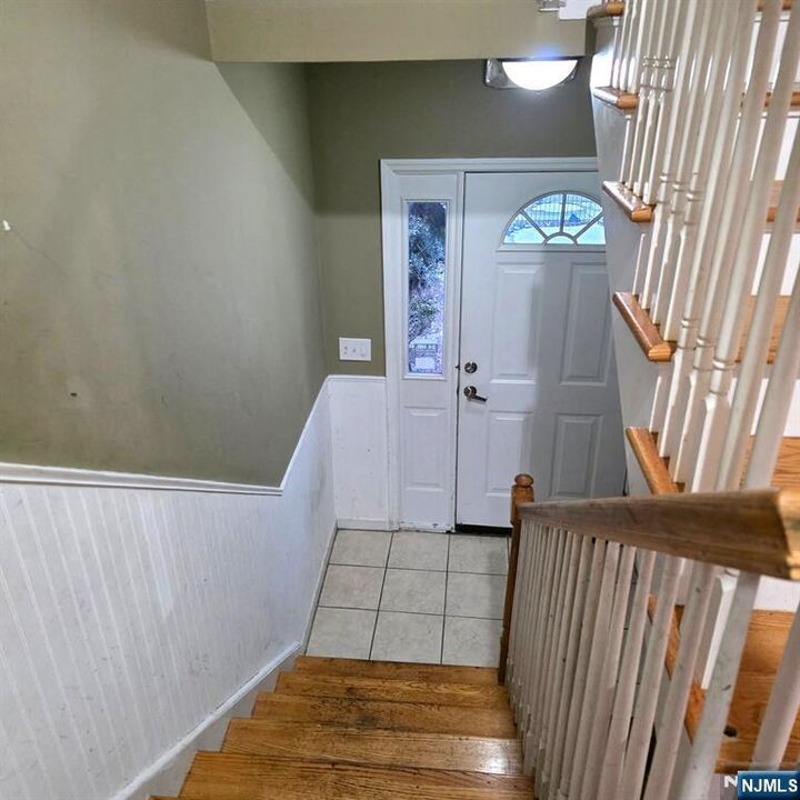 Property Photo:  24 Van Vechten Street 2nd Fl.  NJ 07114 