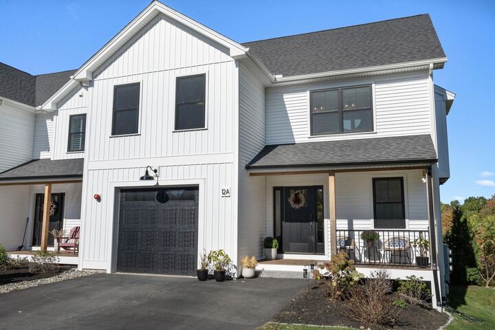 Property Photo:  12 Founders Square  NH 03840 