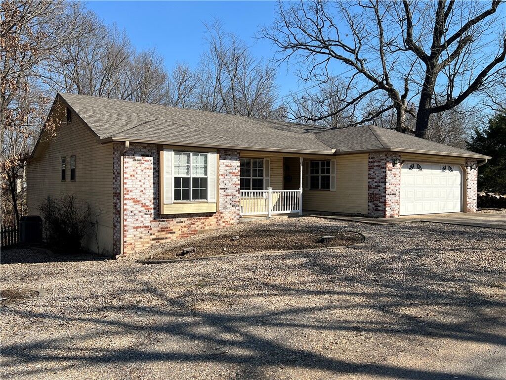 Property Photo:  2 Ventnor Drive  AR 72715 