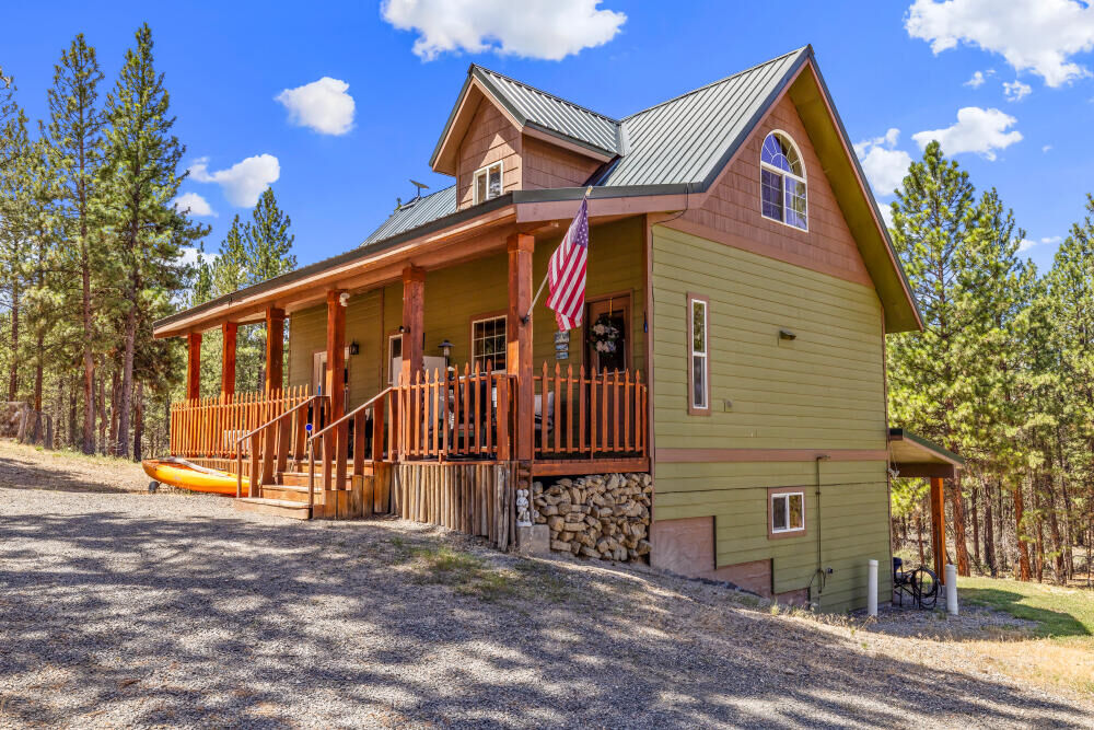 Property Photo:  49354 S Packsaddle Circle  OR 97621 