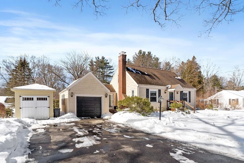 Property Photo:  194 Milk St  MA 01581 