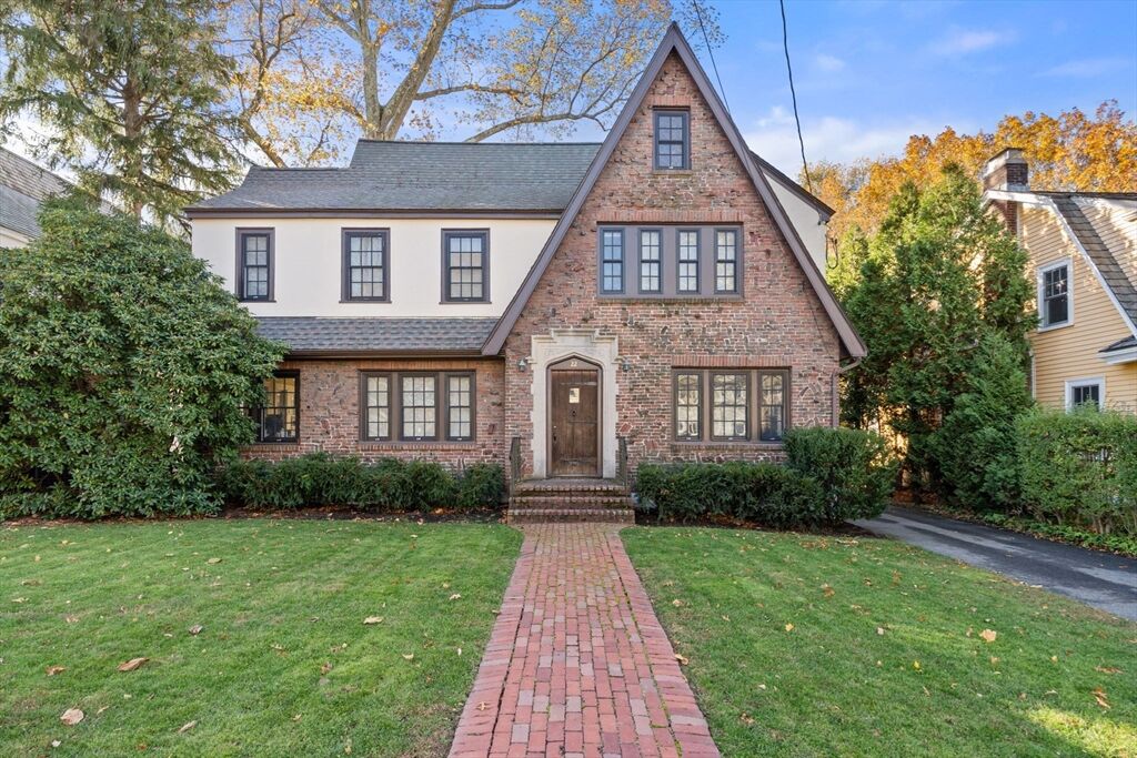 Property Photo: 22 Brackett Rd MA 02458