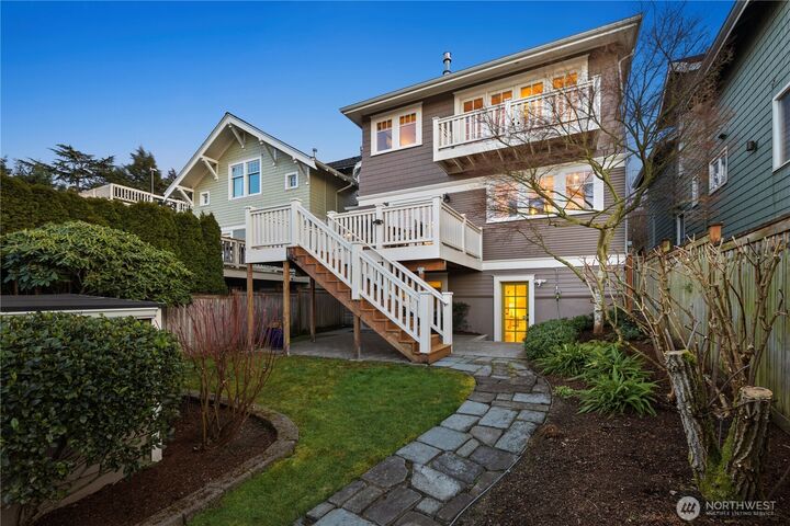 Property Photo:  426  Smith Street  WA 98109 