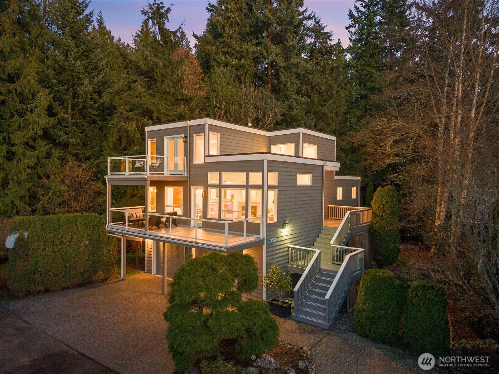 4 bed Everett home for sale: 1033 W Mukilteo Boulevard, Everett, WA 98203