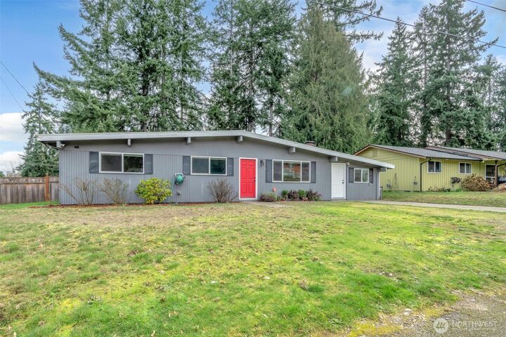 Property Photo:  33004  29th Avenue SW  WA 98023 