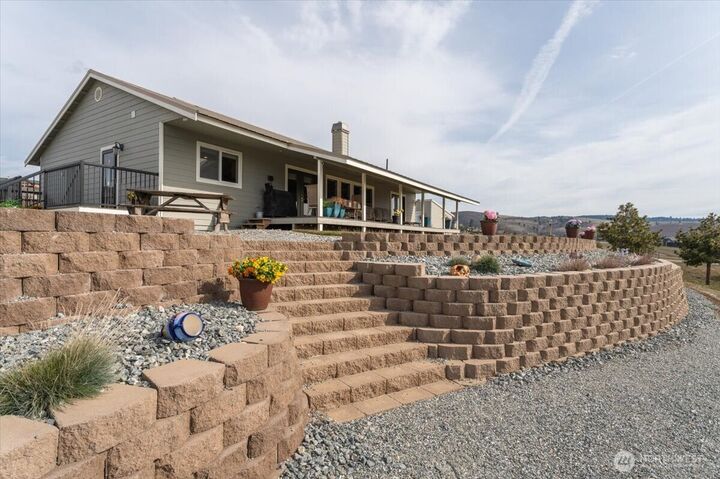 Property Photo:  605  Chelan Trails Road  WA 98831 