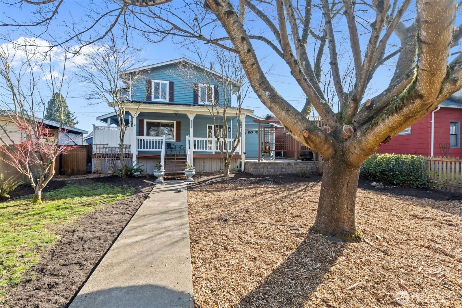 Property Photo:  1721  McDougall Avenue  WA 98201 