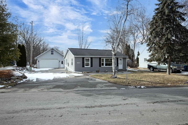 Property Photo:  623 Hunters Point Road  WI 54956 