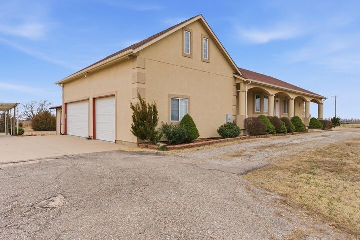 Property Photo:  181 E 15th St S  KS 67152 