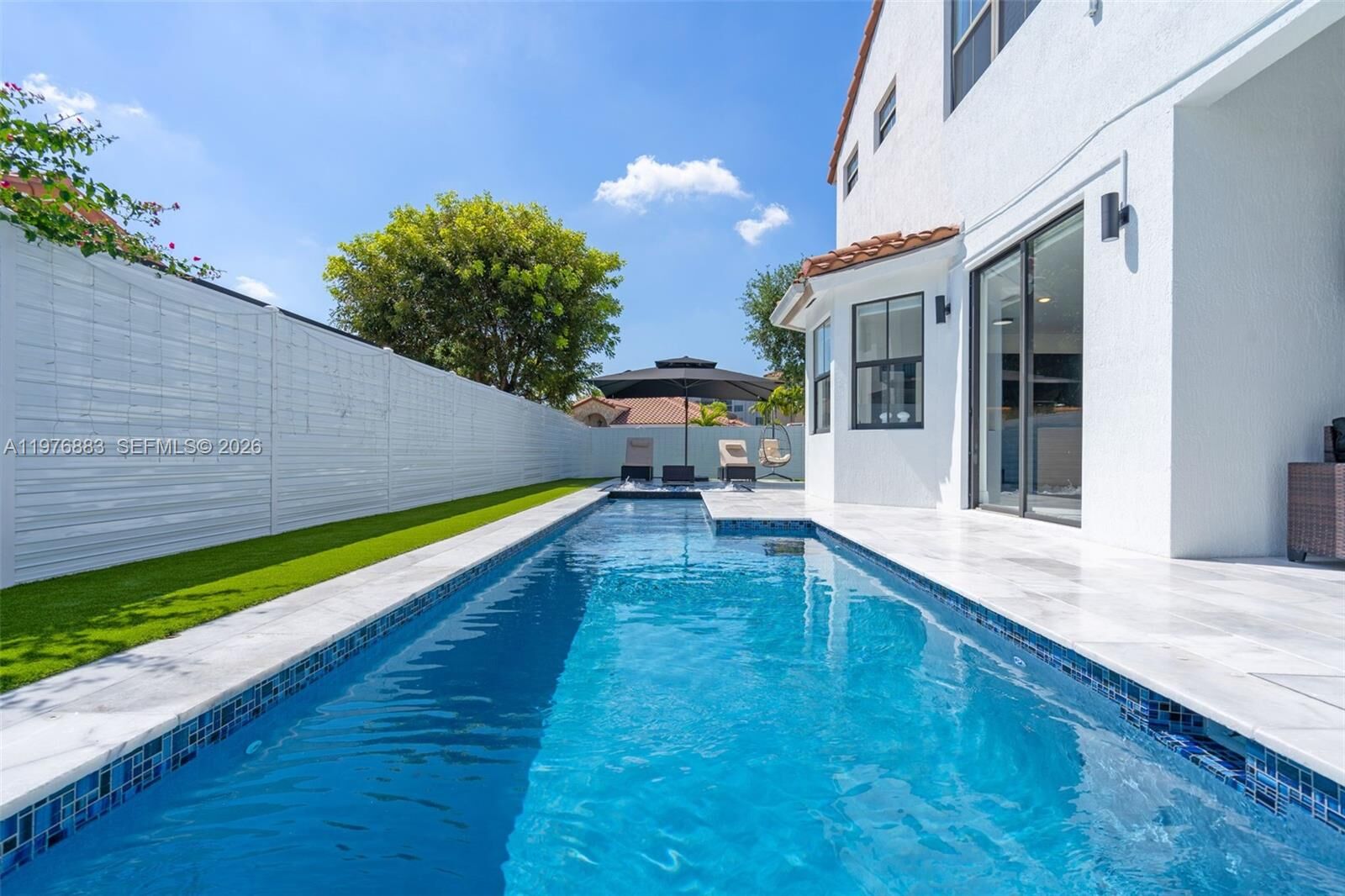 Property Photo:  1005 NW 100th Ave  FL 33172 