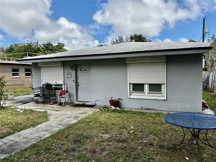 Property Photo:  2612 SW 14th Ave  FL 33315 