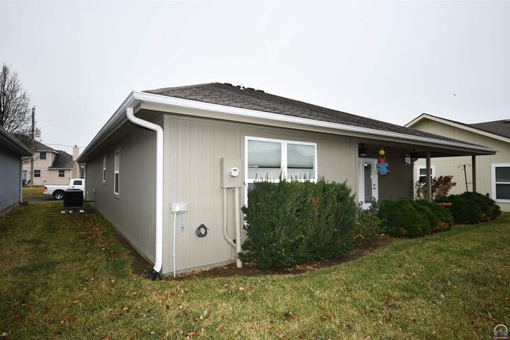 Property Photo:  5508 SW Ojai St  KS 66614 