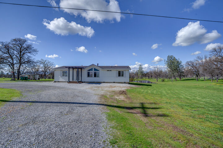 Property Photo: 11636 Homestead Lane CA 96003