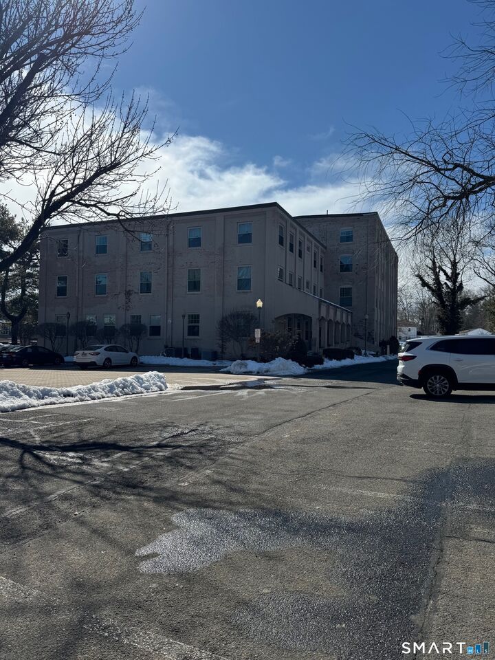 Property Photo:  146 High Street Apt 310  CT 06460 