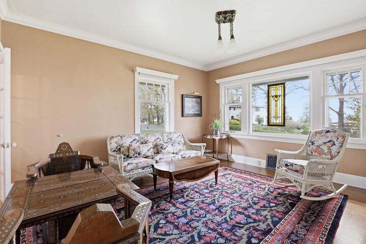 Property Photo:  109 W Sumner Ave  WA 99204 
