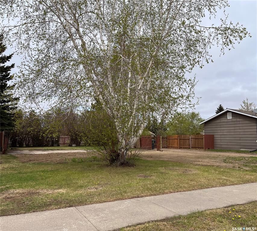 Property Photo:  1008 1st Street E  SK S0E 1E0 