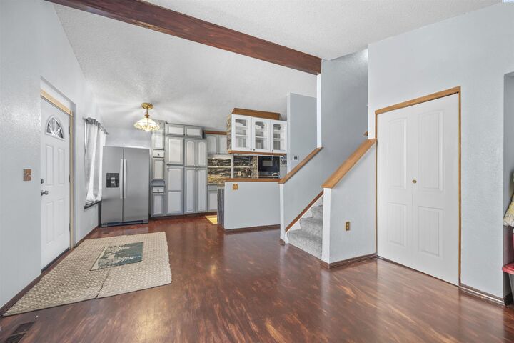 Property Photo:  608 E 8th Ave  WA 99336 