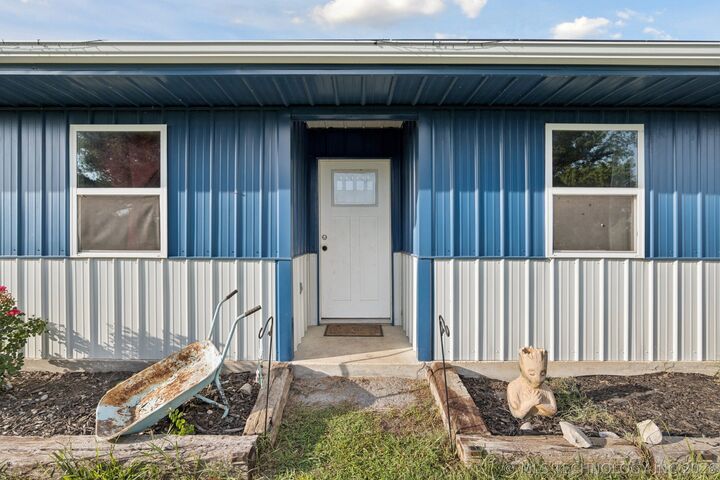 Property Photo:  2801 E 480  OK 74361 