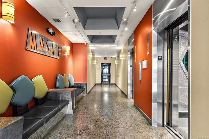 Property Photo:  1061 Fort St 407  BC V8V 5A1 