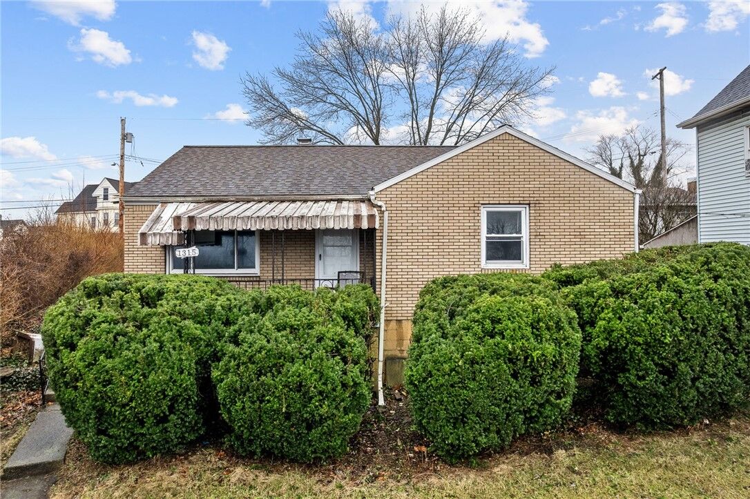 Property Photo:  1315 Greensburg Pike  PA 15035 