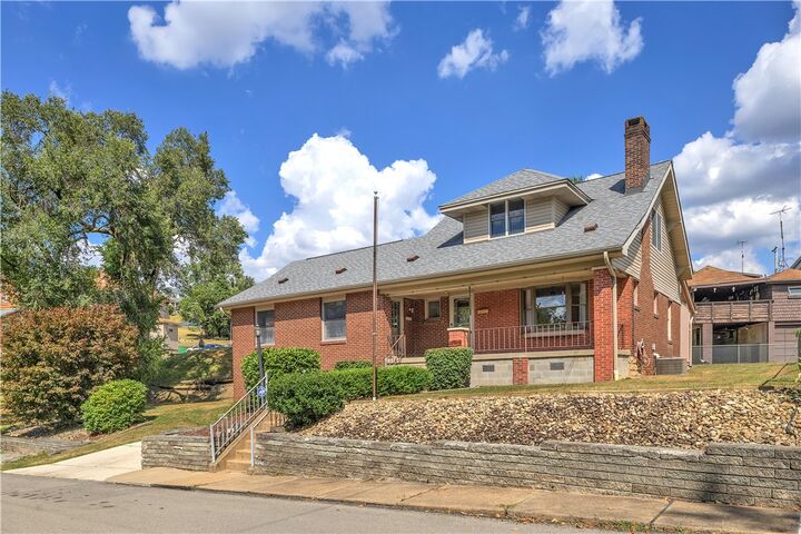 Property Photo:  2426 Cronemeyer  PA 15212 