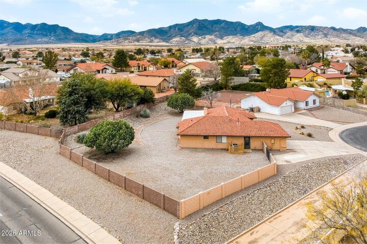 Property Photo:  1920 Sunburst Place  AZ 85635 