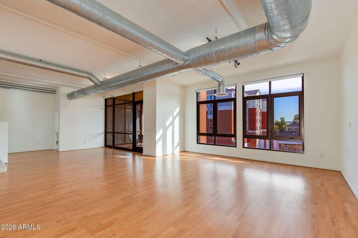 Property Photo: 7301 E 3rd Avenue 303 AZ 85251
