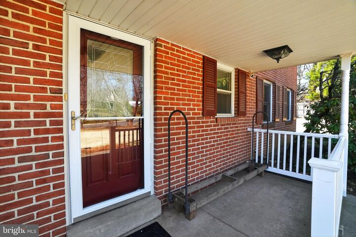 Property Photo:  902 Surrey Drive  PA 19422 