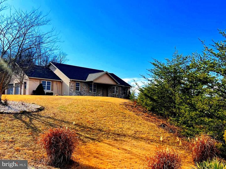 Property Photo:  956 S Lakewood Drive  WV 26753 
