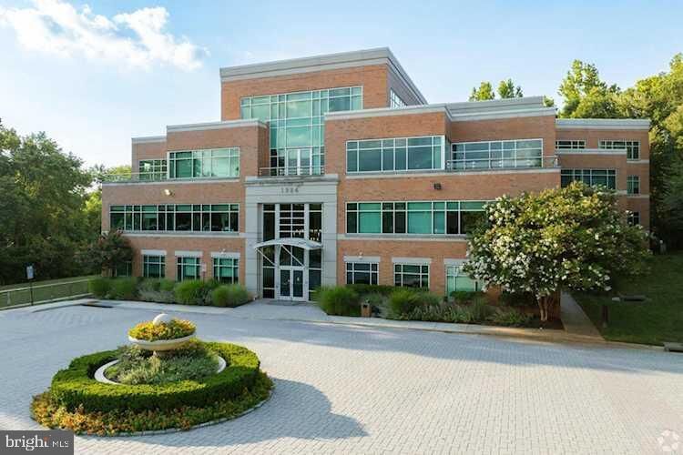 Property Photo:  1984 Isaac Newton Square W 209  VA 20190 