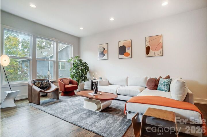 Property Photo:  1207 E 36th Street 6  NC 28205 