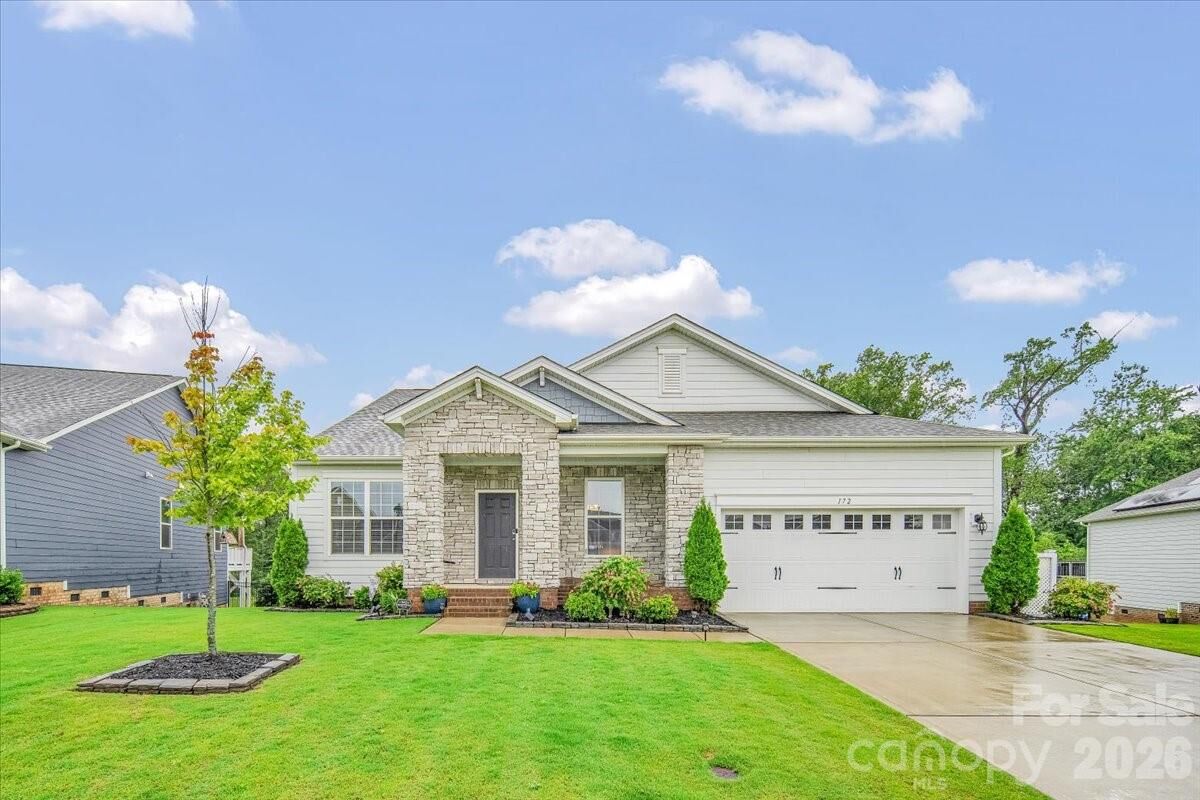 Property Photo: 172 Caversham Drive NC 28115